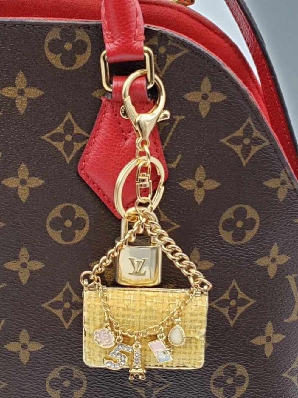 Louis Vuitton Gold Lock 🔒 Authentic LV Key + Unbranded Bag Charm - Picture 2 of 8